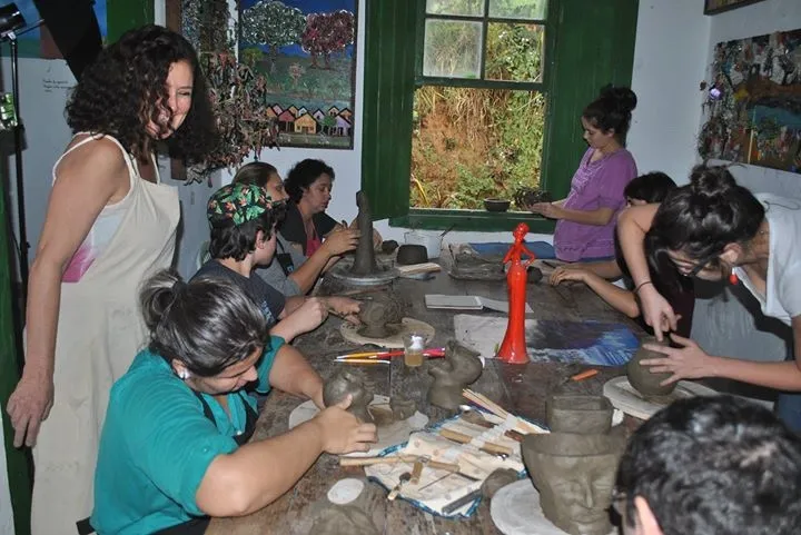 Marta Vaz: equilíbrio através do barro, 2015 — História de vida
